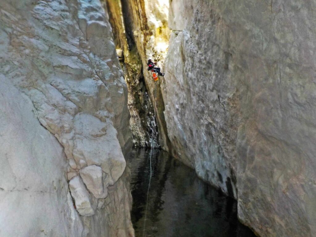 Rio Flumineddu - calata nel lago nero